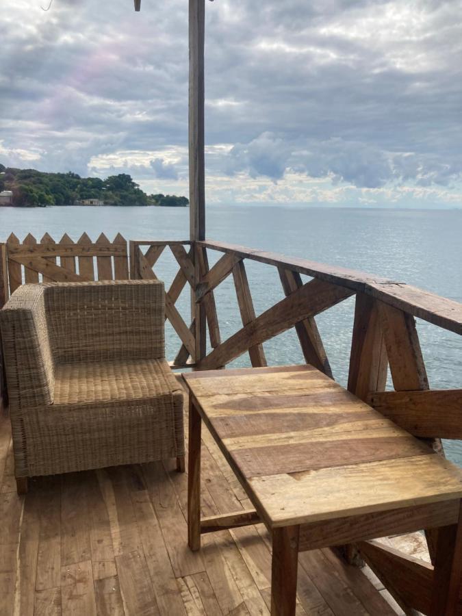 Soul Rebel Lodge & Backpackers Nkhata Bay Eksteriør billede