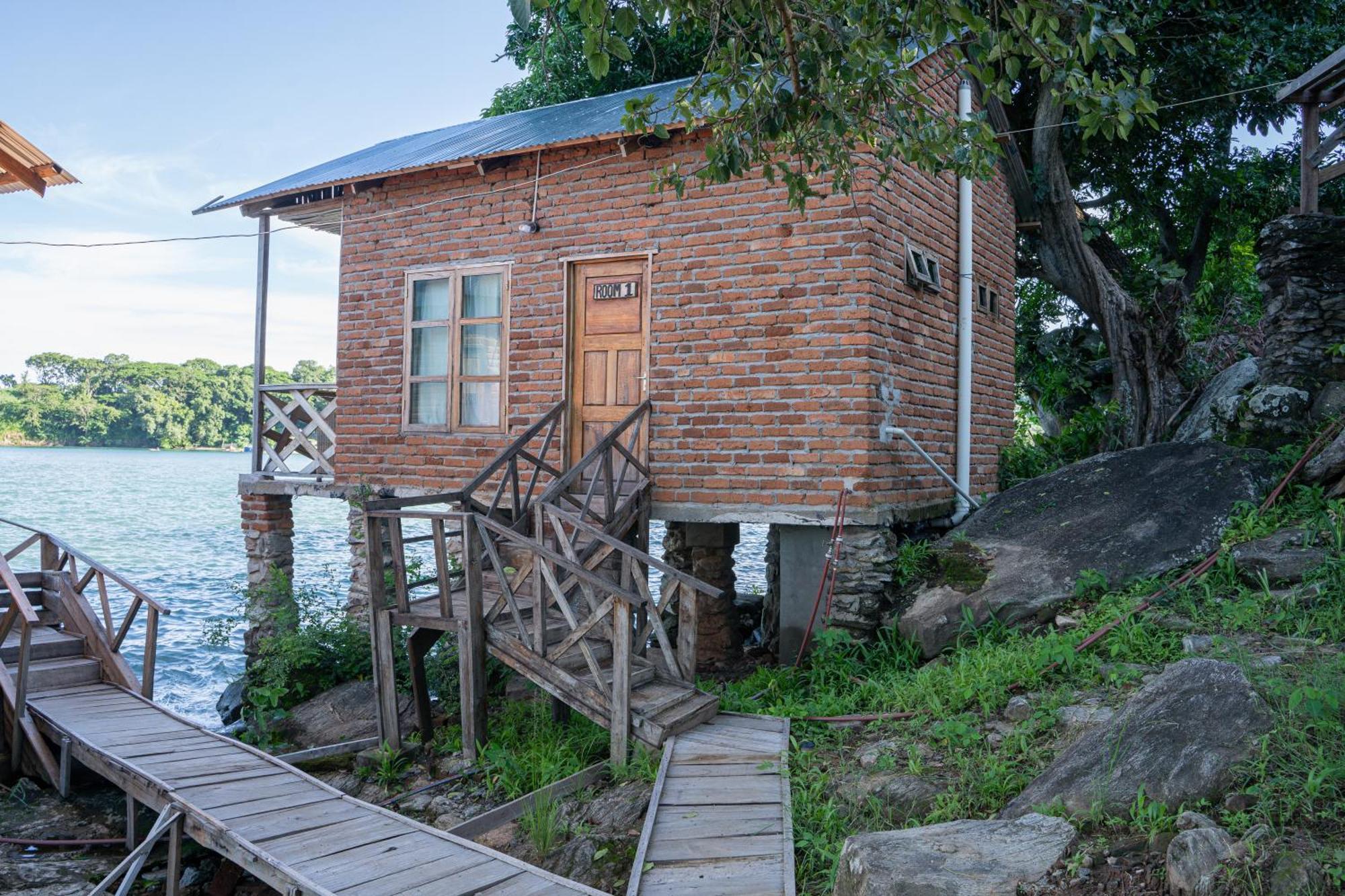 Soul Rebel Lodge & Backpackers Nkhata Bay Eksteriør billede